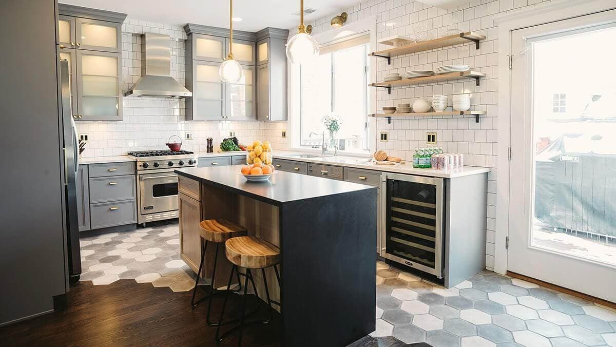 Kitchen with tansition/Staggered Floor Tile Pattern