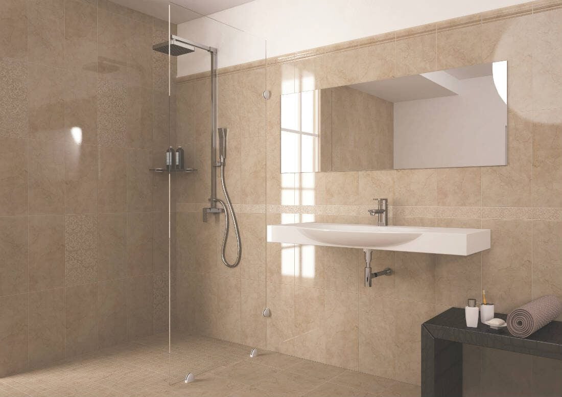 shower space without curtain for a larger- look bathroom