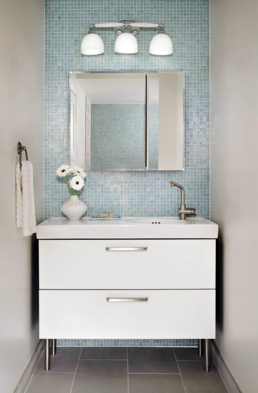 blue full-wall backsplash for bathroom space
