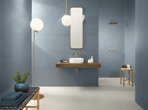 blue tile for relaxing-look bathroom, current color trend