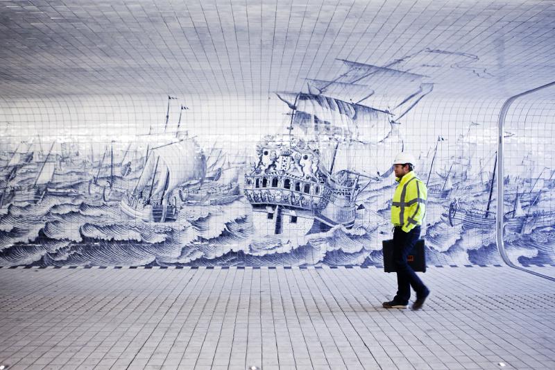 M111_Royal-Makkum_benthem-crouwel-architekten-jannes-linders-cycle-and-pedestrian-tunnel-at-amsterdam-central-station