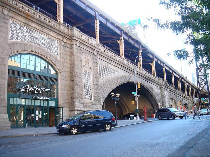 bridgemarket-218805814_4b1c97d0e6_o-867×650-30