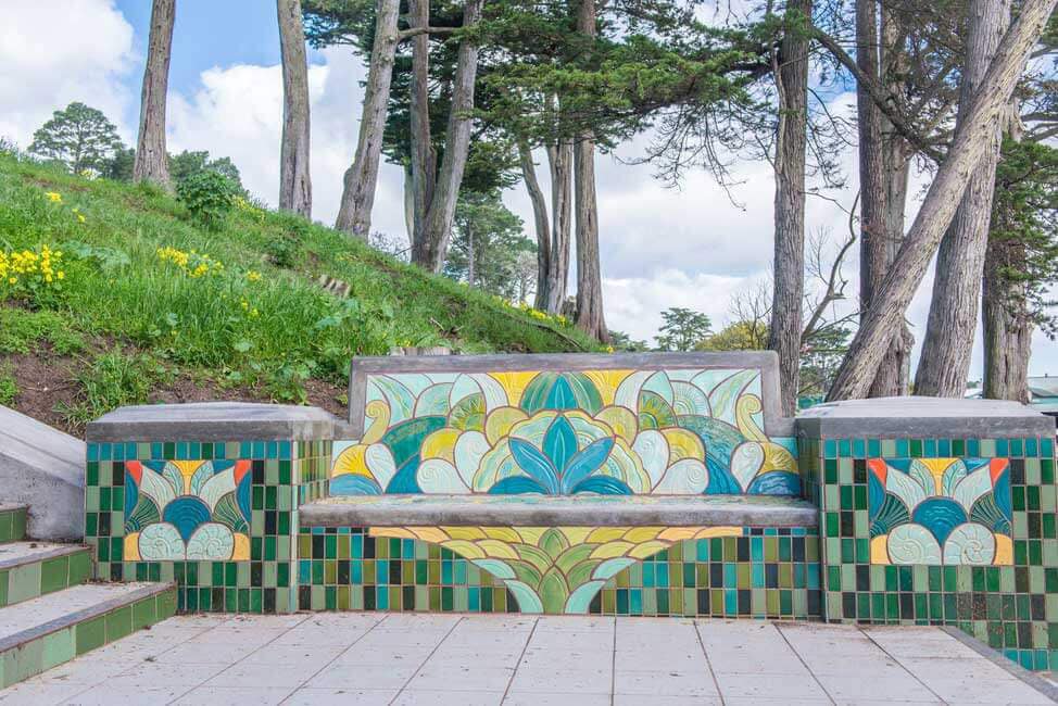 lincolnparksteps_benchdetail-974×650-30